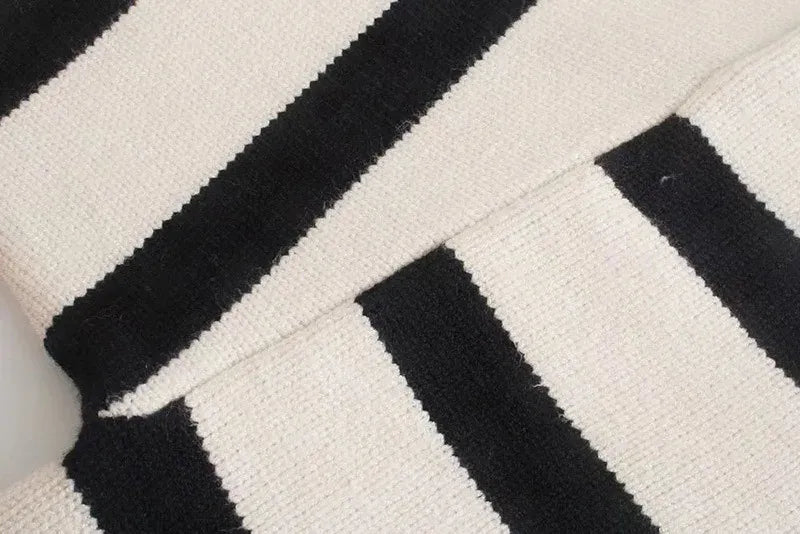 T-line Autumn / Winter Striped Knitted Loose Sweater Women Pullover Tops Long Sleeve O Neck Casual Streetwear  Sweater Female Clothing (2 weeks delivery)