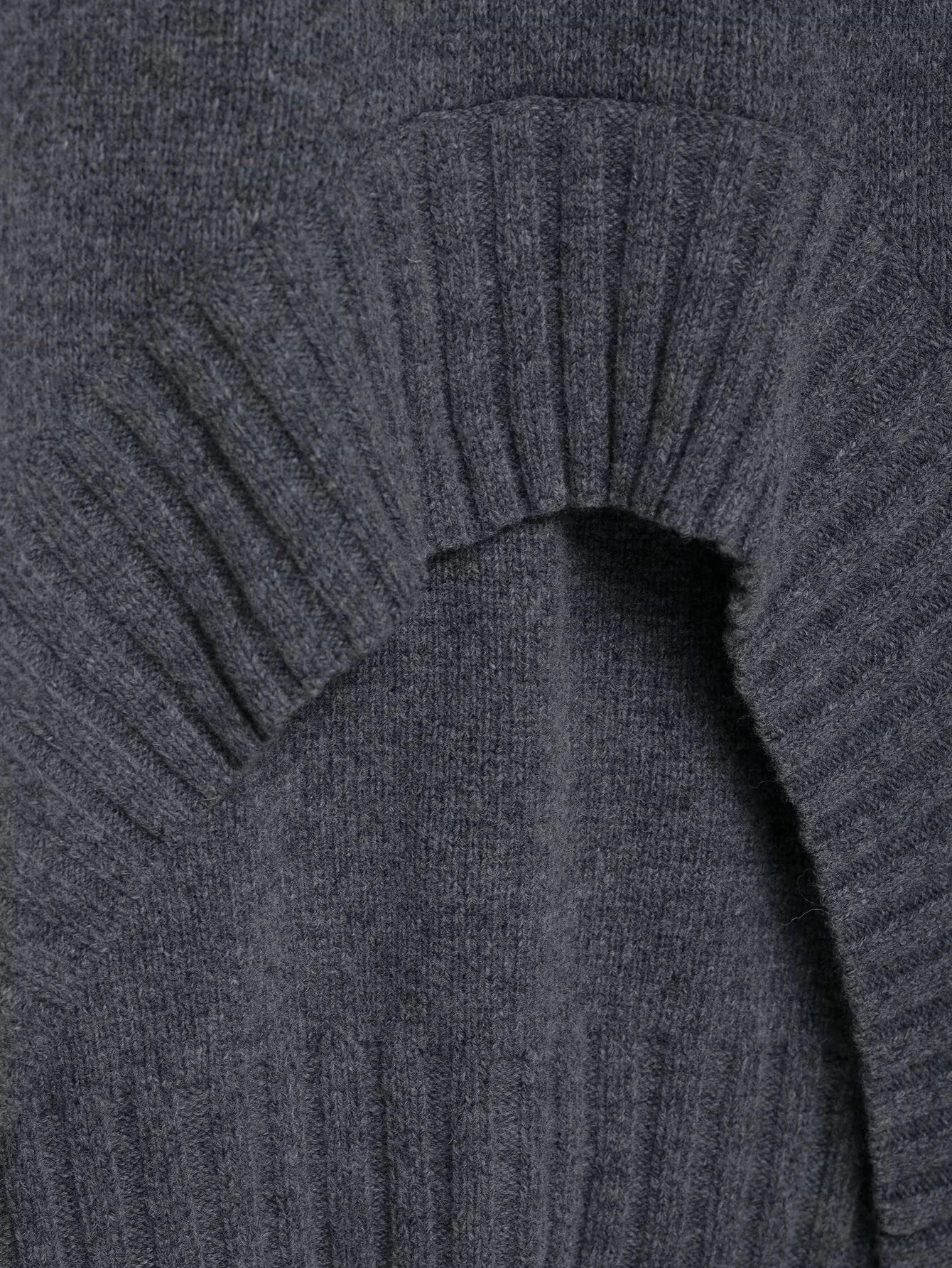 T-line Autumn  women's clothing  fashionable temperament , knitted round neck sleeveless vest (5 - 10 free delivery)