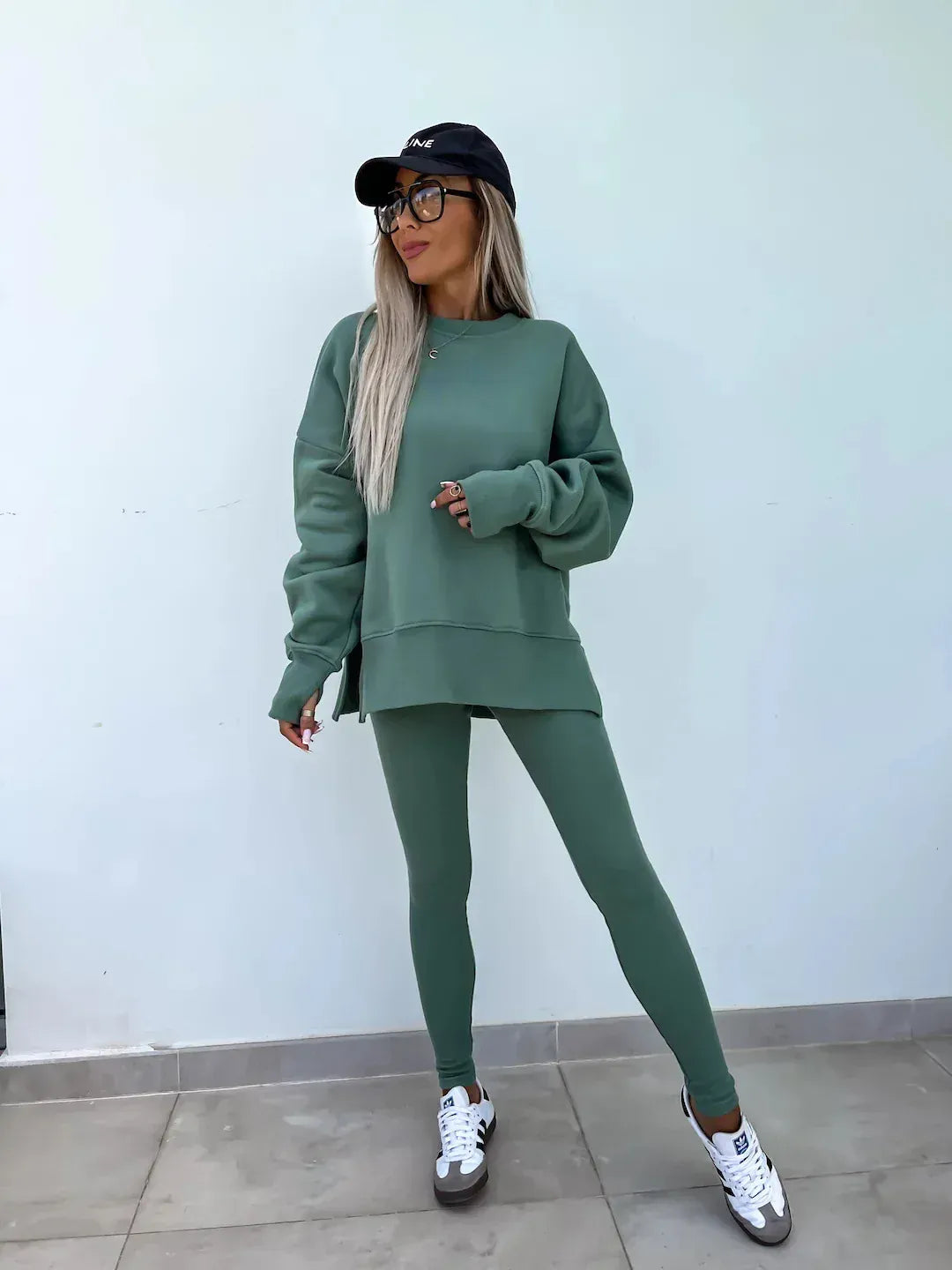 T-line Green / S solid color round neck loose pullover hoodie  suit,  yoga skinny pants und pullover,  legging,  Female two-piece set (2 weeks delivery)
