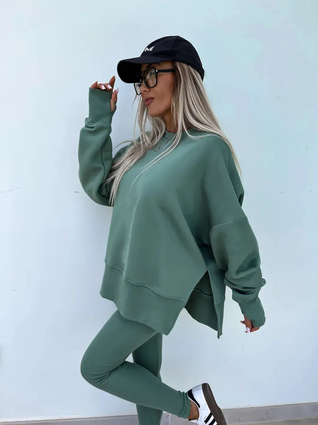 T-line solid color round neck loose pullover hoodie  suit,  yoga skinny pants und pullover,  legging,  Female two-piece set (2 weeks delivery)