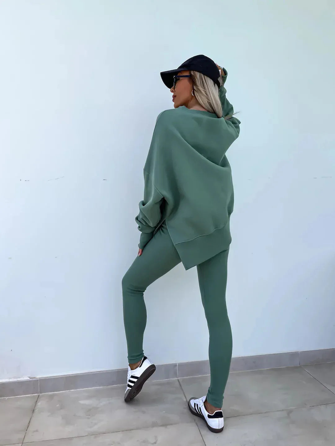 T-line solid color round neck loose pullover hoodie  suit,  yoga skinny pants und pullover,  legging,  Female two-piece set (2 weeks delivery)