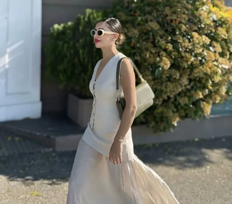 T-line women's elegant fashion , V-neck sleeveless vest jacket knitted waistcoat (2 weeks delivery)